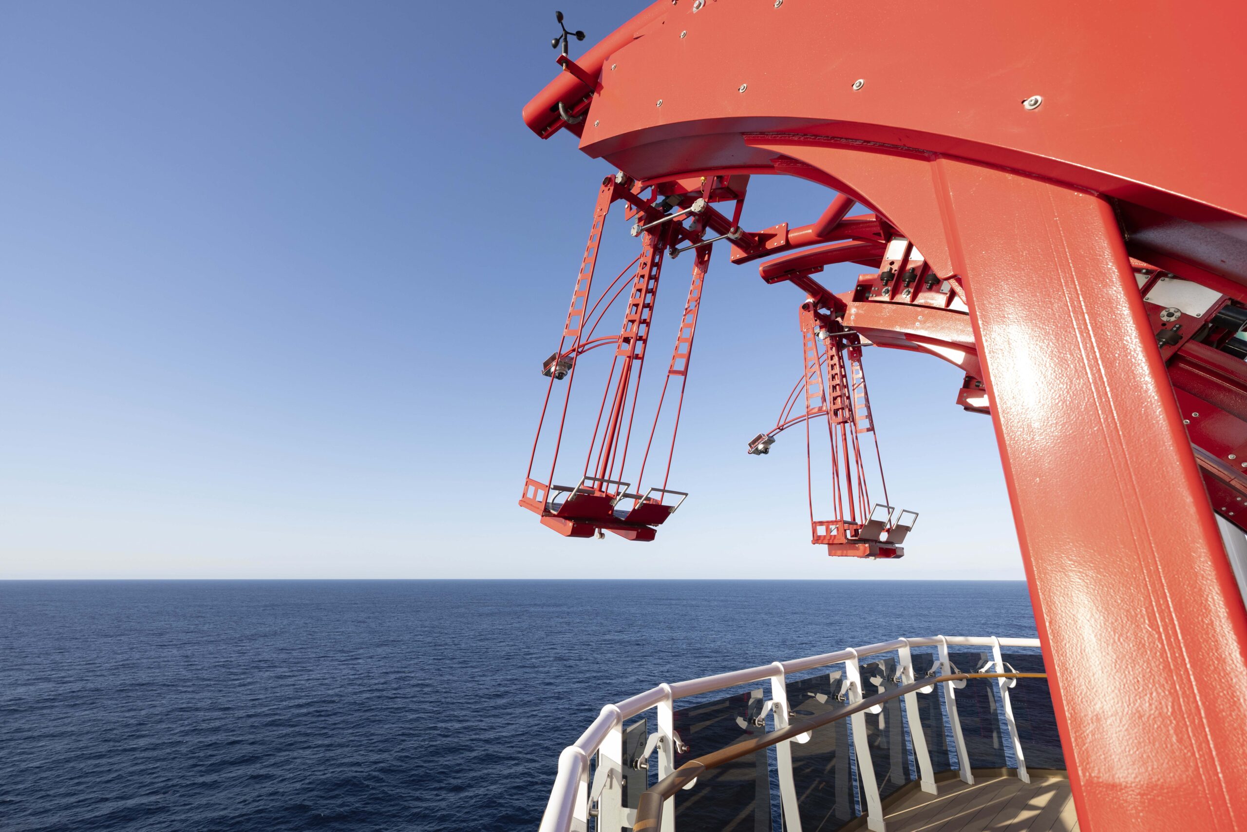 MSC World Atlantic 2028, Cliffhanger